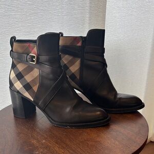Burberry Pryle Equestrian plaid Check Ankle Booties ankle boots 41/10